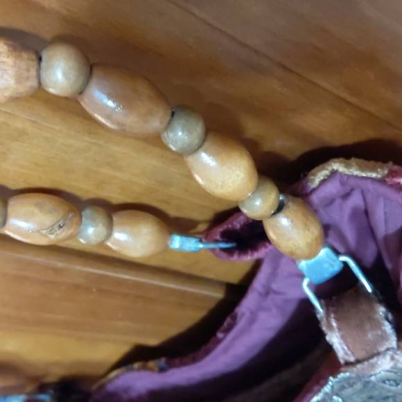 LDS wooden beaded handle ornate tapestry handbag 👜 - Picture 3 of 3